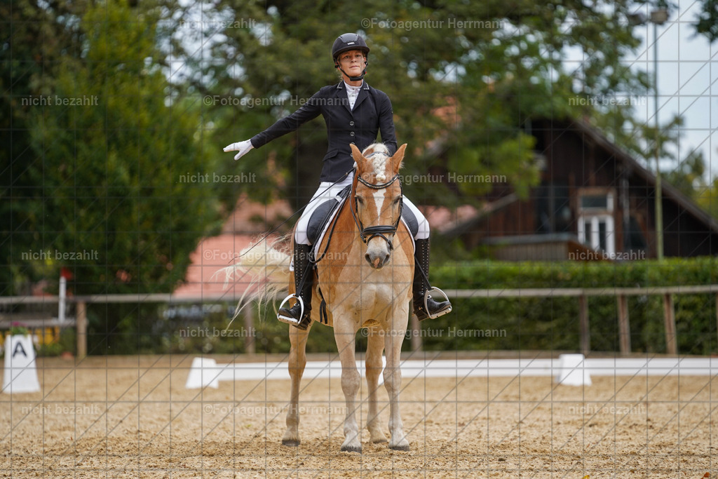 20231007-SN_00735 | Diessen am Ammersee, 2023, Dressur- und Springturnier, Reitsport, Turnierfotografie, Pferdebilder, Reitbilder, Turnierfotografen Bayern, Fotoagentur Herrmann