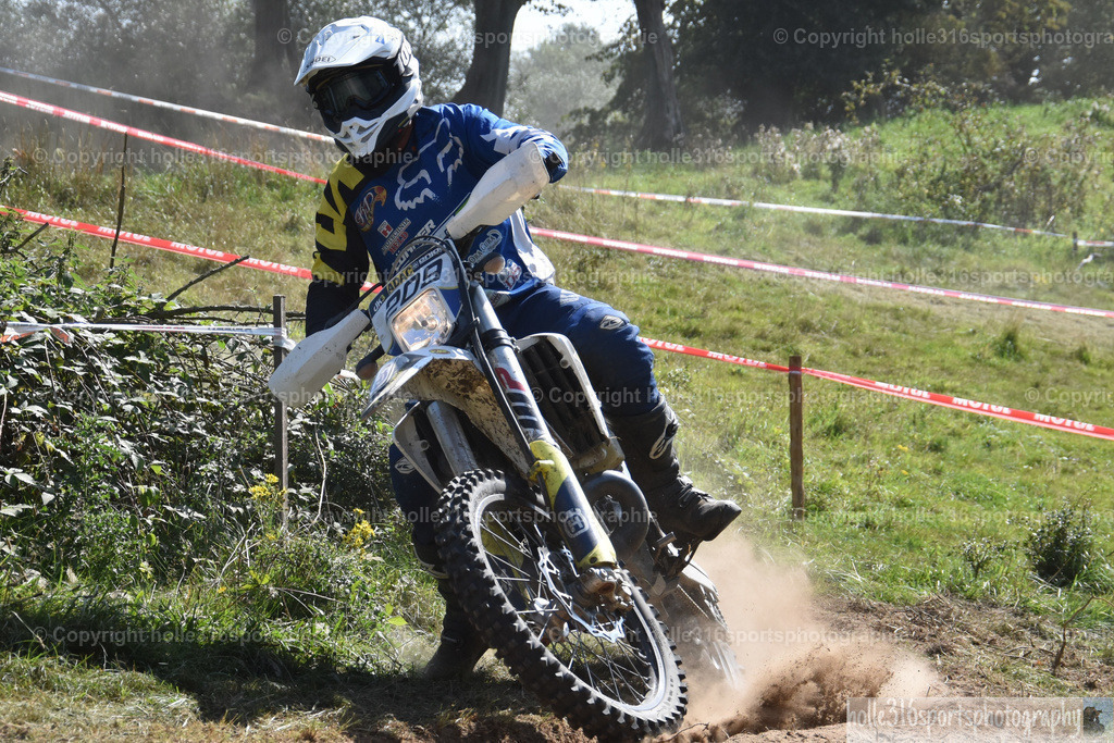 DSC_0125 | Sportfotografie , Motorsport, Motoross, Reitsport, Mointainbike, Enduro,
Landschaft , Outdoor, Eventfotografie, Landschaft, Bilder online bestellen - Realisiert mit Pictrs.com