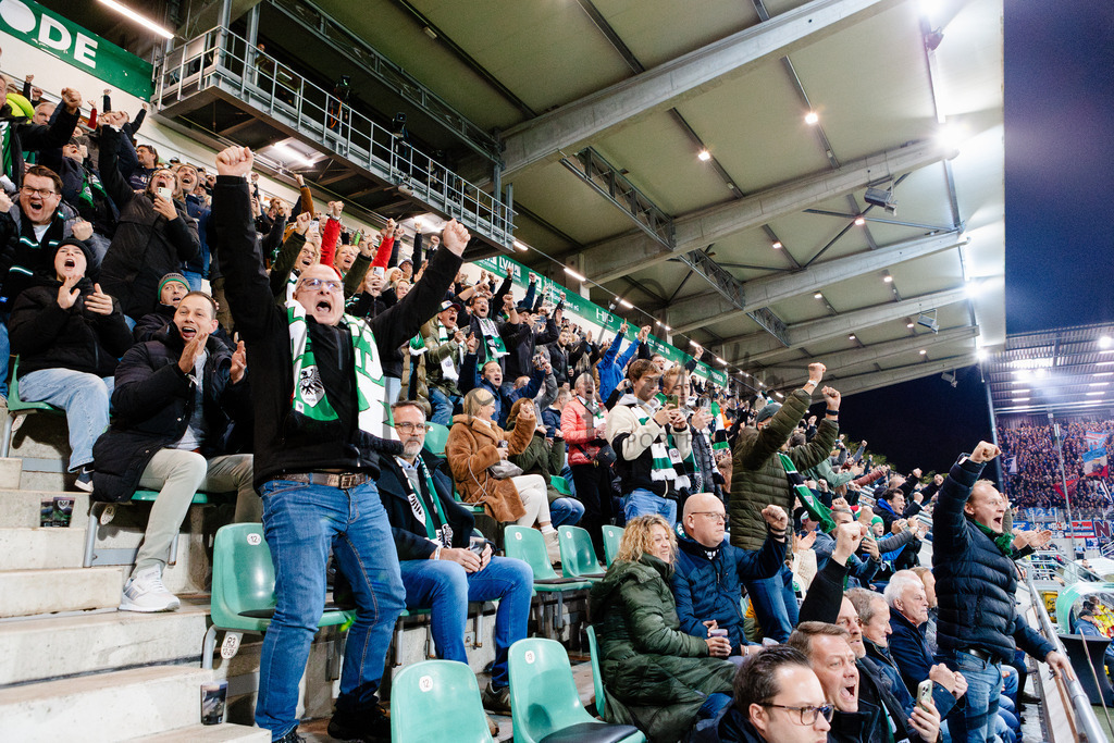 2. Bundesliga, Saison 2025/26, 11. Spieltag: SC Preußen Münster - Holstein Kiel | Münster, 31.10.2025: 2. Bundesliga, 11. Spieltag, SC Preußen Münster gegen Holstein Kiel im LVM-Preußenstadion in Münster an. Foto: sportfotografie.ms | Markus Paletta - Realisiert mit Pictrs.com