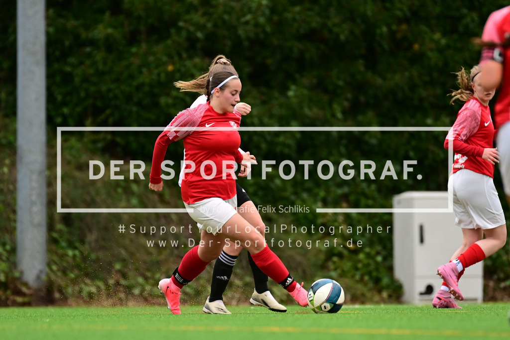 Fußball I Frauen I Saison 2025-2026 I Bezirksliga I 21. Spieltag I Harburger TB - Rahlstedter SC I 166355 | Der Sportfotograf. - Realisiert mit Pictrs.com
