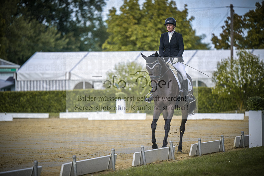 DOS_4688 | Entdecke hochwertige Reitturnierfotos von Foto Oger. Professionell, emotional und authentisch – jetzt Lieblingsmomente im Shop bestellen.Deutschlandweite Turnierfotografie. - Realisiert mit Pictrs.com