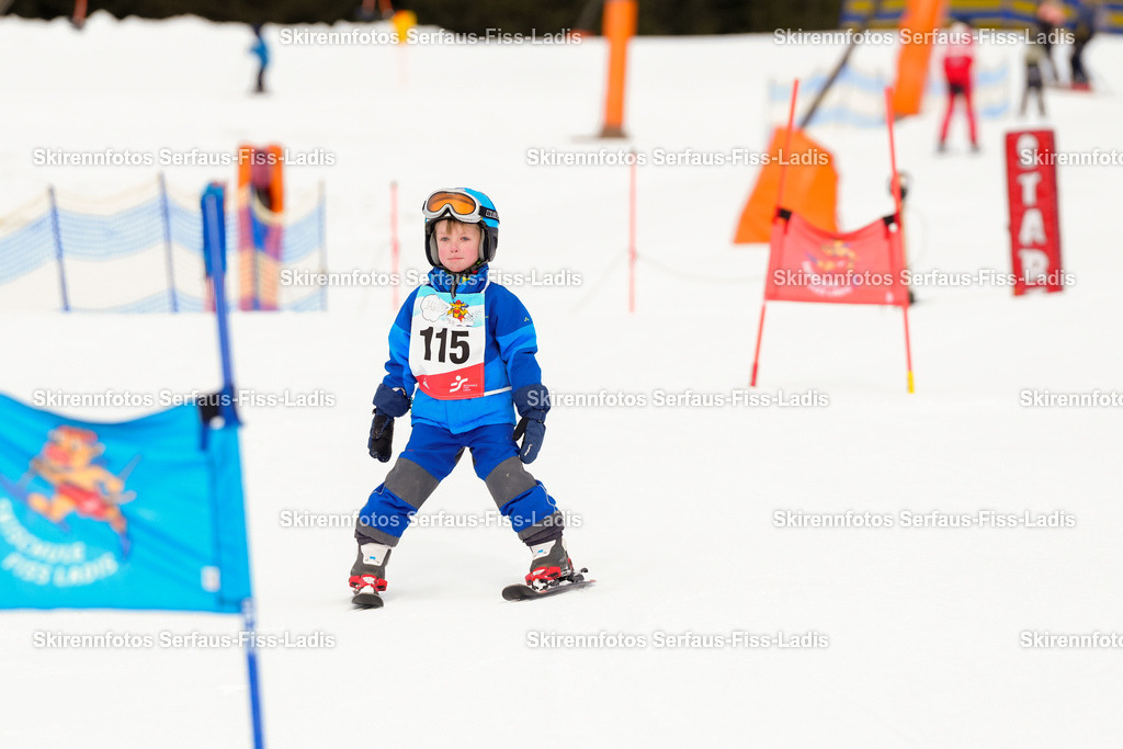 SRF_02.01.2026_0047 | Skirennfotos,Serfaus,Fiss,Ladis,Kinderskirennen,Winter,Tirol,Oberland,skirace,SFL,feelfree,weil wir's genießen,ski,Ski,skifahren,Sonnenplateau, - Realisiert mit Pictrs.com