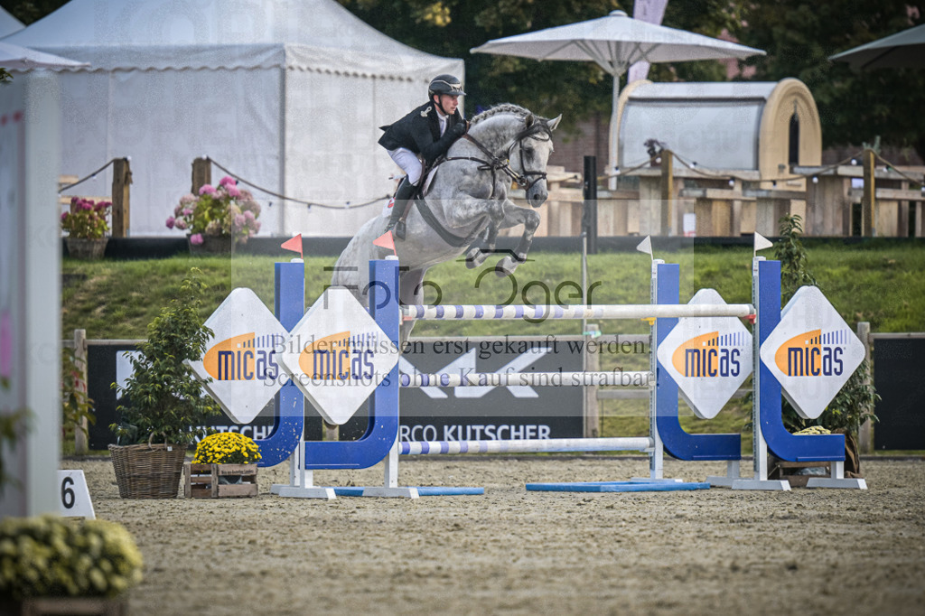 DOS_3747 | Entdecke hochwertige Reitturnierfotos von Foto Oger. Professionell, emotional und authentisch – jetzt Lieblingsmomente im Shop bestellen.Deutschlandweite Turnierfotografie. - Realisiert mit Pictrs.com