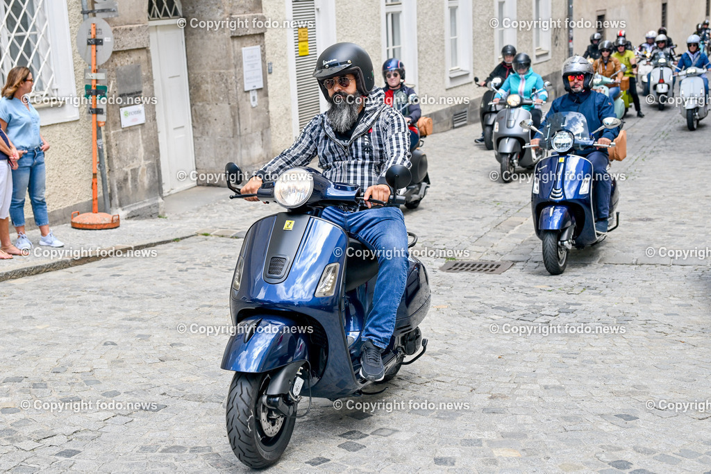 Vespatreffen 2024 Altstadt Linz_ 15.06.2024-67 | 15.06.2024, Linz, AUT, Altstadt Linz, im Bild Vespatreffen in der Altstadt Linz 2024©Harald Dostal / fodo.news
