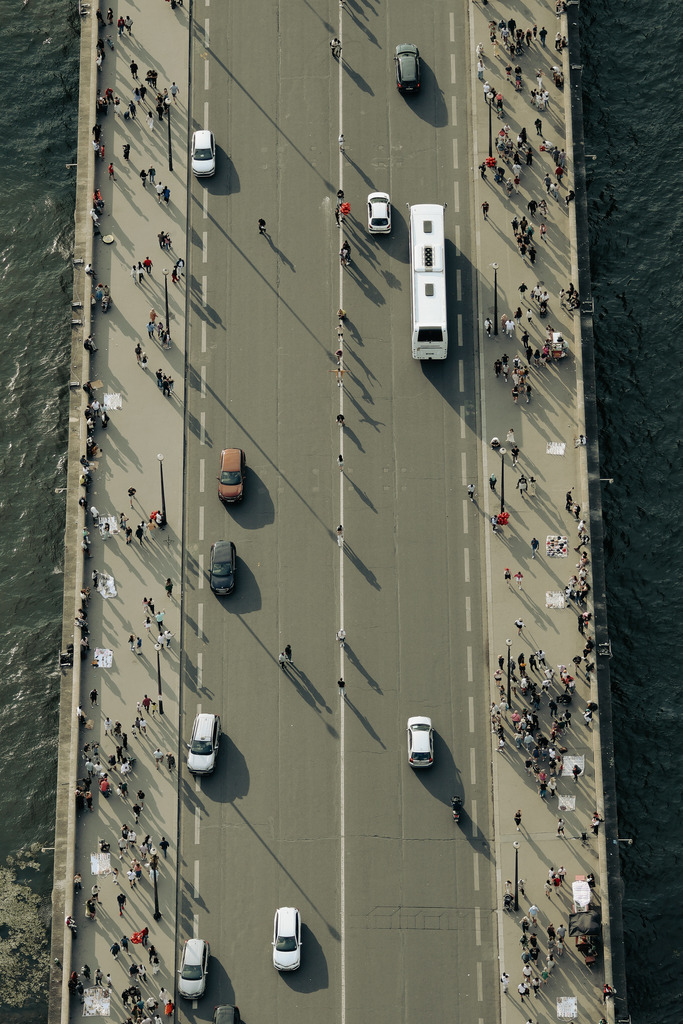 Die Brücke | Ich bin ein Fotograf aus Berlin und fotografiere aus Spaß an der Freude :) Meinen Motiven setze ich keine thematischen Grenzen. Somit bin ich beispielsweise in der Tierfotografie, Landschaftsfotografie, Sportfotografie sowie Streetphotography anzutreffen.