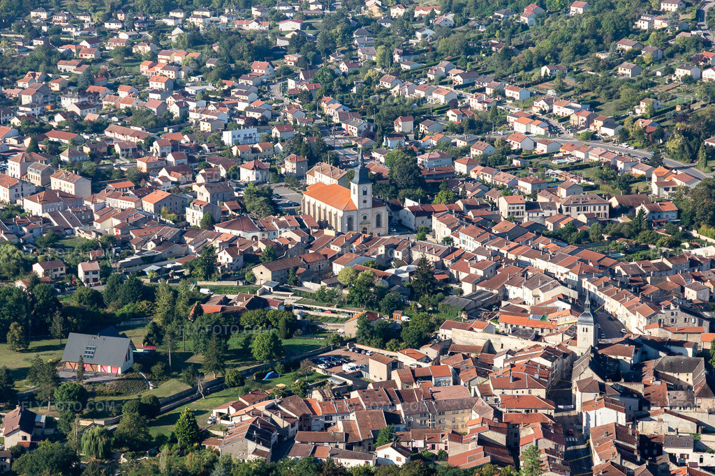 Aerial view: Église Saint-Pierre de Rosières-aux-Salines in Rosières-aux-Salines in the state Meurthe et Moselle, France. – Photo: IMG_118220.jpg taken on 09/15/2019 by Werner Riehm/FLY-FOTO.com – Resolution of the original: 5472 x 3648 px