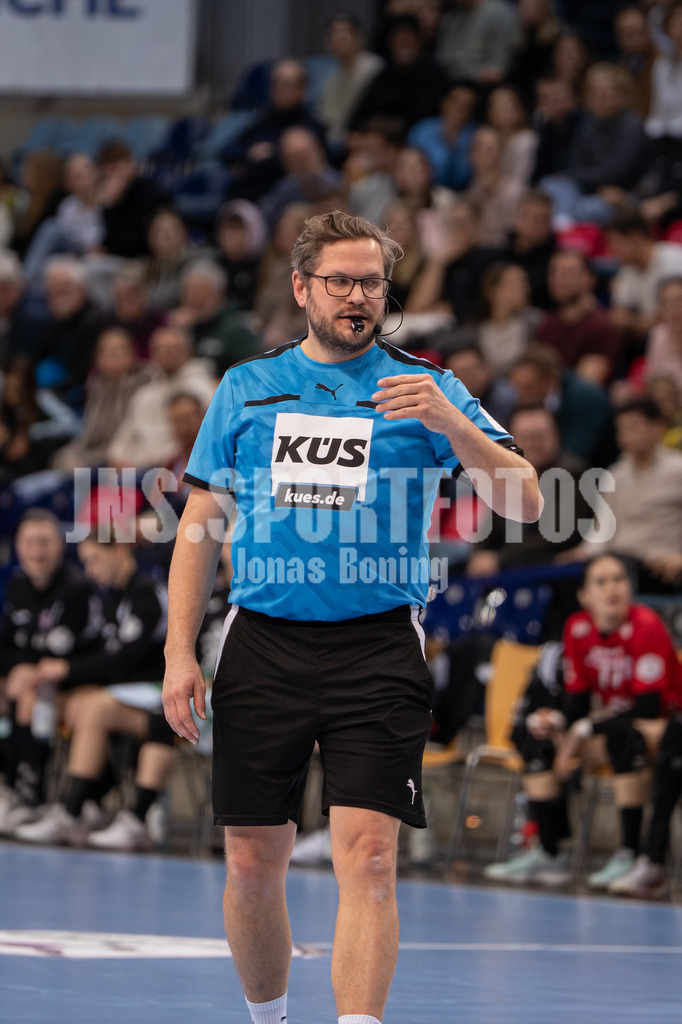 Handball I Frauen I Saison 2025-2026 I 1. HBF I 17. Spieltag I VFL Oldenburg - Thüringer HC I 0247 | jns.sportfotos - Realisiert mit Pictrs.com
