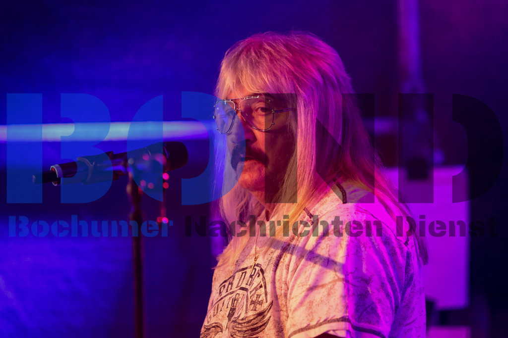 Kemnade - Family and Friends - Michael Wurst und die Tweens  {date} -  | {headline}



(Foto: Sebastian Sendlak / BOND)

 - Realisiert mit Pictrs.com