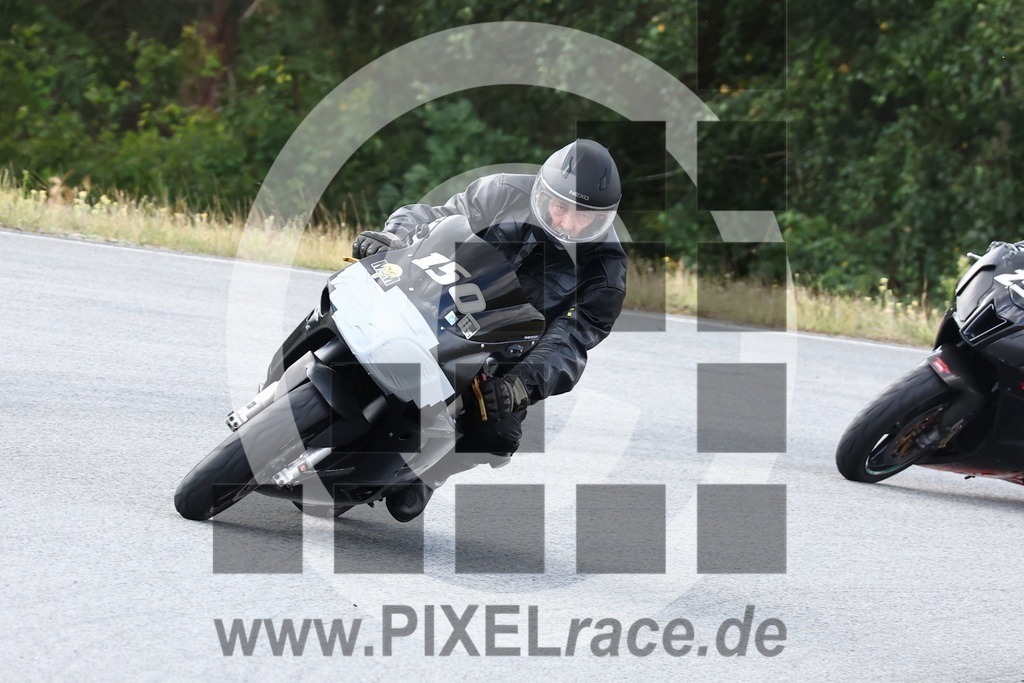 0150-20240803_02598 | Schöne Erinnerungen an spannende Momente - das festzuhalten ist unser Job. PIXELrace.de ist seit 2003 auf den Rennstrecken Europas unterwegs um die Action draußen beim Fahren und die wunderbare Stimmung imm Fahrerlager für euch einzufangen.