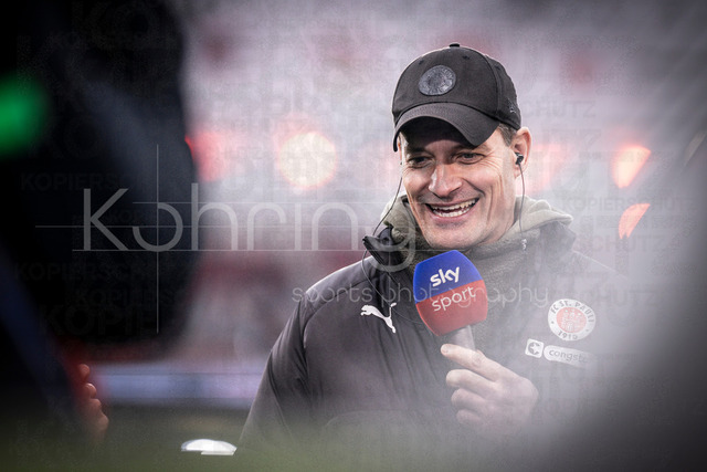Bayer 04 Leverkusen vs. FC St. Pauli, 14.02.2026 | LEVERKUSEN, GERMANY - FEBRUARY 14:  Alexander Blessin (Head Coach FC St. Pauli) smiling before the Bundesliga match (gameday 22)  between Bayer 04 Leverkusen vs. FC St. Pauli at BayArena on February 14, 2026 in Leverkusen, Germany. (Photo by Axel Kohring/Beautiful Sports Int.)DFL REGULATIONS PROHIBIT ANY USE OF PHOTOGRAPHS AS IMAGE SEQUENCES AND/OR QUASI-VIDEO.