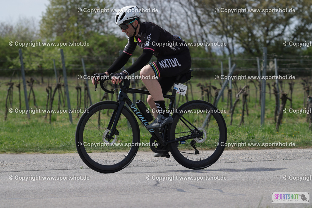 368A4346 | Neusiedlersee Radmarathon 2026@sportshot_your_pictrs #yourpictures#roadtowm2029 #nrm #neusiedlerseeradmarathon #neusiedlersee #neusiedlerseetourismus #burgenland #mörbisch #nrm26 #burgenlandtourismus #voglundco #poweredbyburgenlandtourismus #radsport #rad #marathon #ucigranfondo #visitburgenland #ucigranfondoworldseries