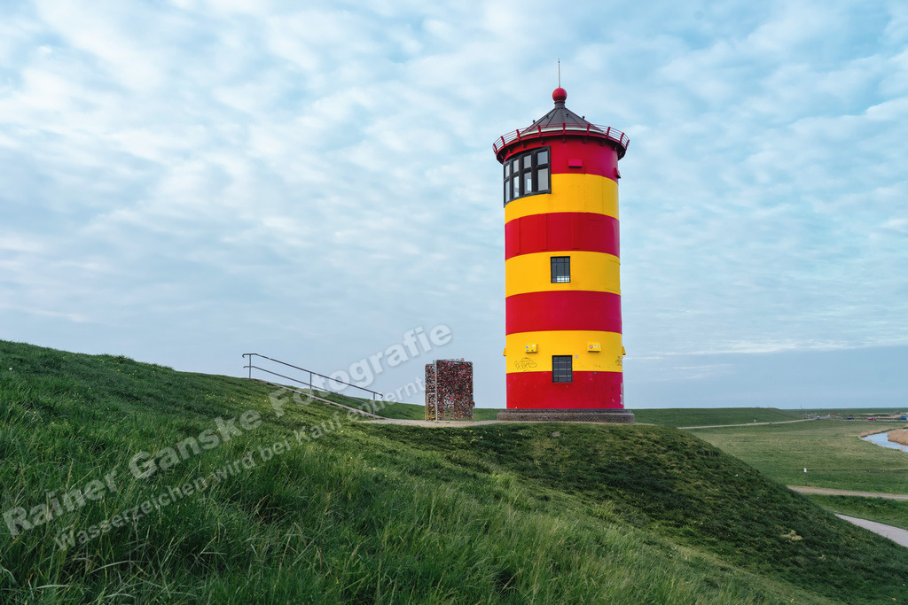 024 Pilsumer Leuchtturm - 05-05-2022 -R Ganske | Onlineshop mit Bildern von Stränden, Häfen und Meer. Leinwände, Poster, Kalender und andere Materialien erhältlich. Kommerzielle Lizenzen möglich.  - Realisiert mit Pictrs.com