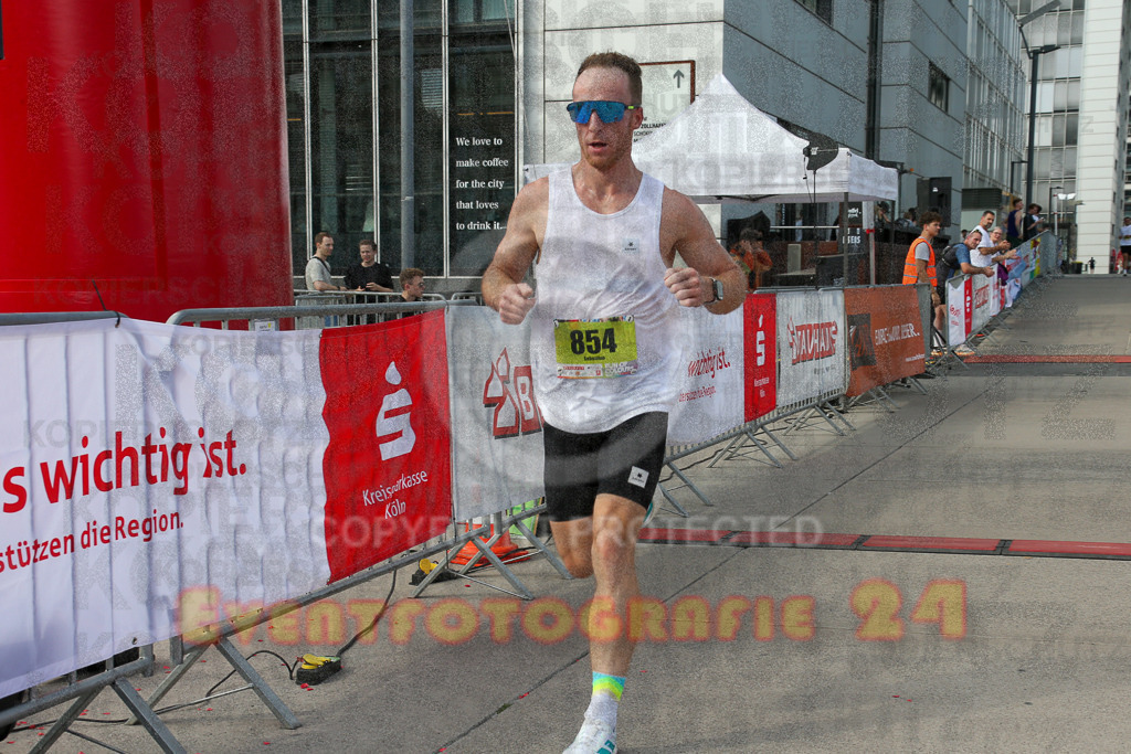 250920_1510_EX1_8465 | Sportfotografie im Rhein-Sieg Kreis, Köln, Bonn, NRW, Rheinland Pfalz, Hessen, etc. Unser Tätigkeitsfeld umfasst den Laufsport vom Volkslauf über den Marathon, Duathlon, Triathon bis zum Ultralauf wie Kölnpfad Ultra oder Schindertrail.