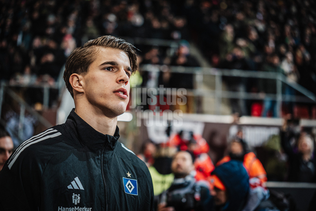 Fußball | Männer | Saison 2025/2026  | Fußball-Bundesliga | 19. Spieltag | FC St. Pauli vs. Hamburger SV | 23.01.2026 | Luka Vuskovic (#44, HSV) läuft ins Stadion ein