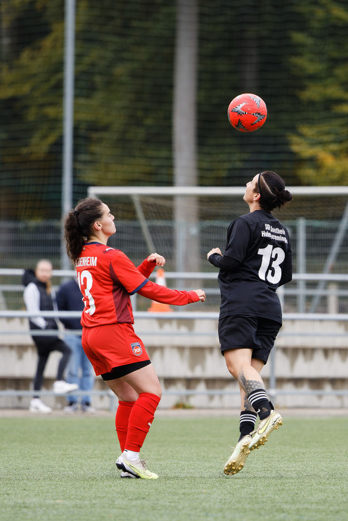 FCHHOH_251005_8086 | 1.FC Heidenheim 1846 II vs. SGM Hohenmemmingen/Sontheim, Fußball, Frauen, Bezirksliga, 2025/2026, 4. Spieltag, 05.10.2025 in Heidenheim, Kunstrasen b. Voith-Arena West(Foto: Michael Bulling) - Realisiert mit Pictrs.com