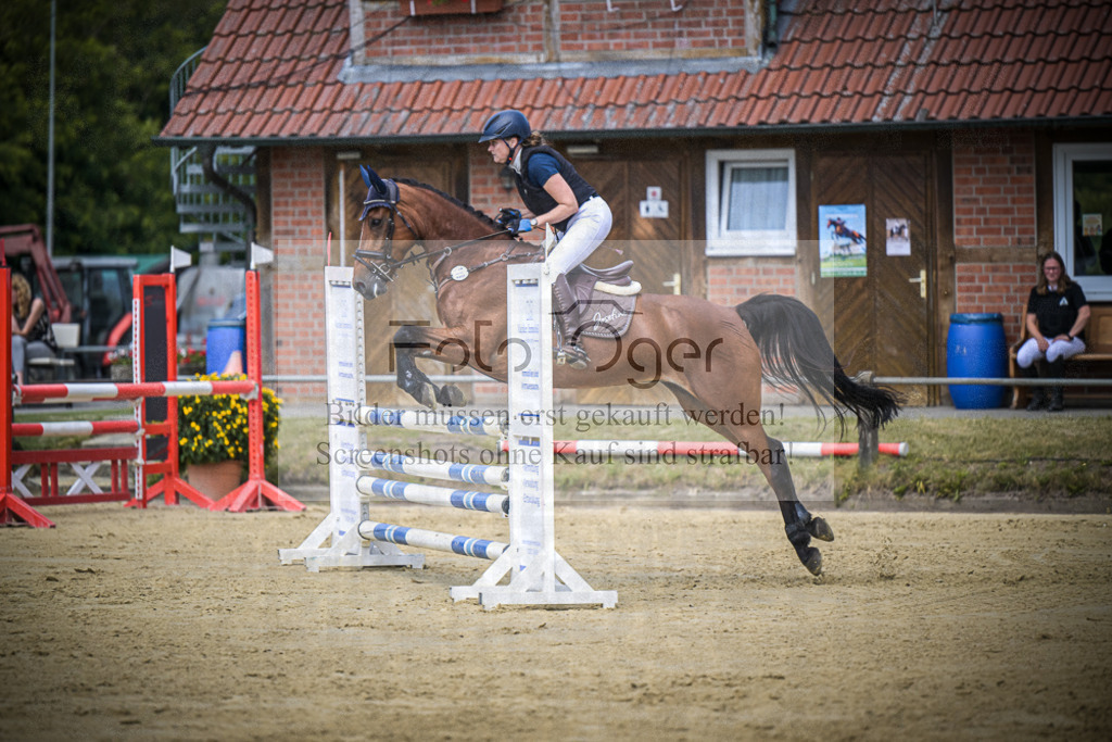 DOS_9512 | Entdecke hochwertige Reitturnierfotos von Foto Oger. Professionell, emotional und authentisch – jetzt Lieblingsmomente im Shop bestellen.Deutschlandweite Turnierfotografie. - Realisiert mit Pictrs.com