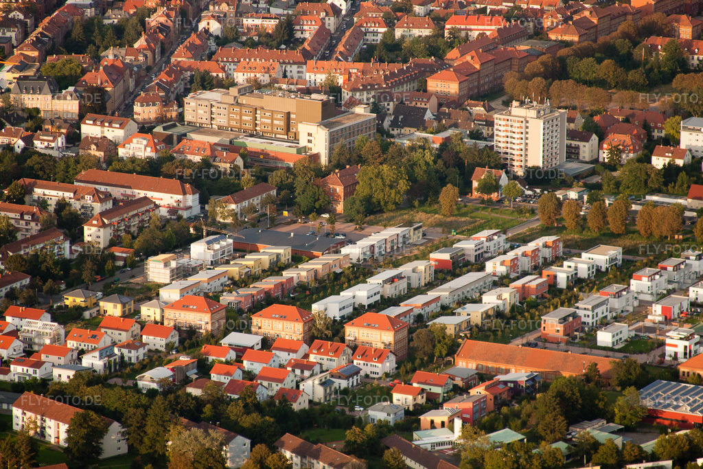 Luftbild: Wohnquartier an der Lazarettstr in Landau in der Pfalz im Bundesland Rheinland-Pfalz in Deutschland. Foto: IMG_32952.jpg vom 03.09.2010 durch Werner Riehm/FLY-FOTO.de