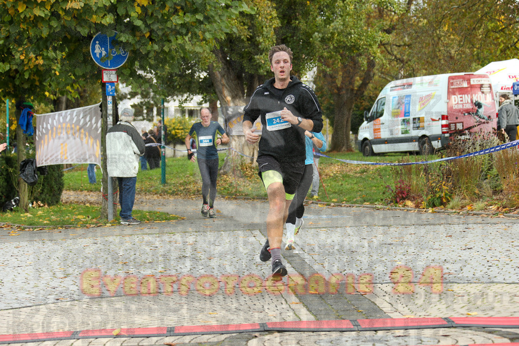 241020_1009_EX1_7924 | Sportfotografie im Rhein-Sieg Kreis, Köln, Bonn, NRW, Rheinland Pfalz, Hessen, etc. Unser Tätigkeitsfeld umfasst den Laufsport vom Volkslauf über den Marathon, Duathlon, Triathon bis zum Ultralauf wie Kölnpfad Ultra oder Schindertrail.