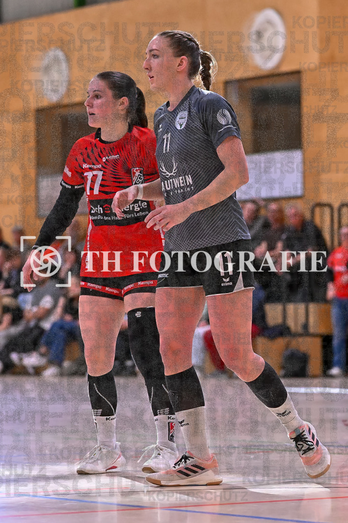 GER, SG Maulburg/Steinen - HB Kinzigtal, Handball, Suedbadenliga, 22. Spieltag, Saison 2023/2024, 27.04.2024 | Sharena Hasler (SG Maulburg/Steinen, #77), Carina Schmid (HB Kinzigtal, #11)

GER, SG Maulburg/Steinen - HB Kinzigtal, Handball, Suedbadenliga, 22. Spieltag, Saison 2023/2024, 27.04.2024

Foto: TH Fotografie/Thomas Hess
