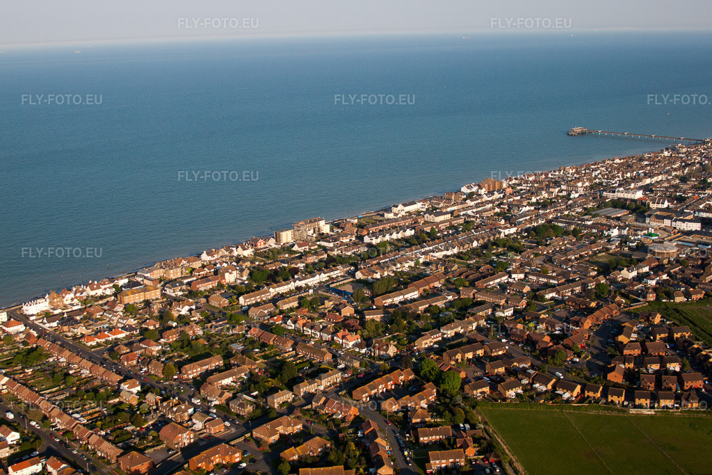 Vue aérienne: Vue de la ville à Deal dans le département Angleterre, Grande Bretagne. Photo: IMG_50709.jpg prise le 27/05/2012 par Werner Riehm/FLY-FOTO.eu – Résolution de l'original: 4752 x 3168 px