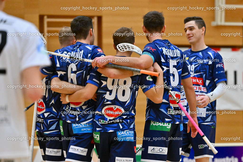 VSV Unihockey vs. IC Graz 17.12.2022 | Jubel VSV Unihockey Mannschaft, #19 Philipp Seiser, #5 Michael Kanduth, #98 Marco Tschemernjak, #6 Timo Schmid