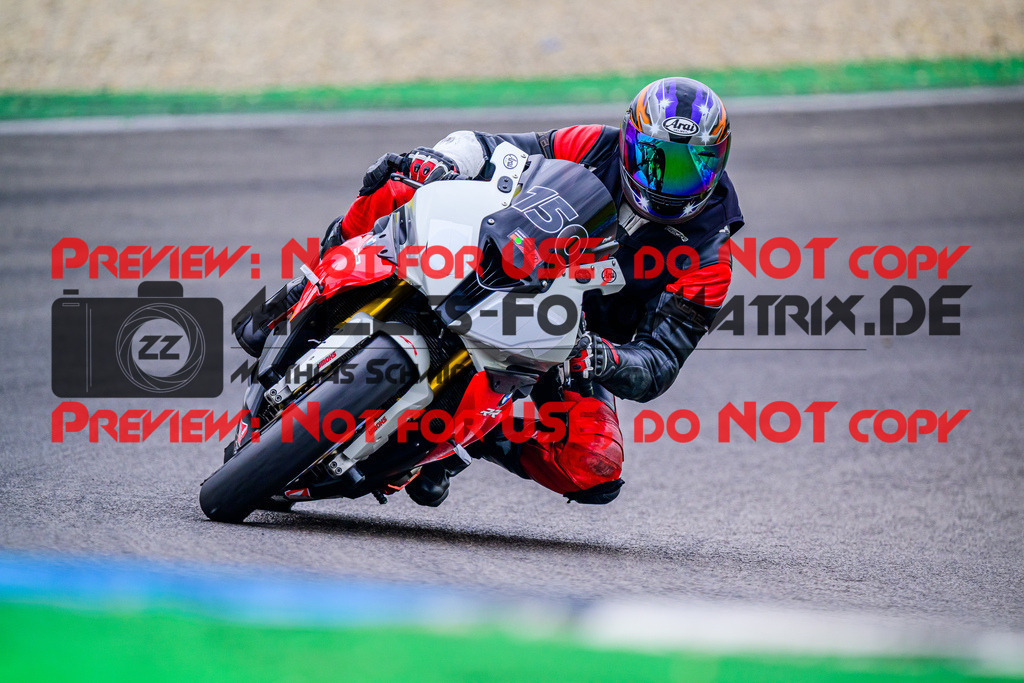 MaZZes_FotoMatrix_240614_6007705_2-9 | ROT