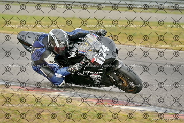 25bt05-0092 | markuskiefer.com - Realisiert mit Pictrs.com
