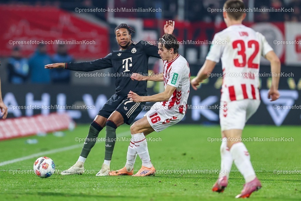 1FC14012601042 | 14.01.2026, Fußball, 1. FC Köln - FC Bayern München, 1. Fußball Bundesliga, 17. Spieltag, RheinEnergie-STADION, Saison 2025 2026: Michael Olise (FC Bayern Muenchen #17) im Zweikampf gegen  Jakub Kaminski (1FC Koeln #16)  DFB regulations prohibit any use of photographs as image sequences and or quasi-video.