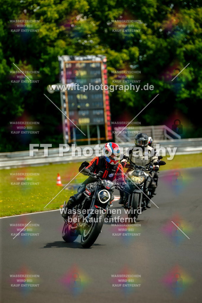 VBK-4931 | Hier findet Ihr Bilder von Touristenfahrten auf der Nürburgring Nordschleife oder von anderen Veranstaltungen die ich besucht habe. Viel Spass beim Durch Schauen 