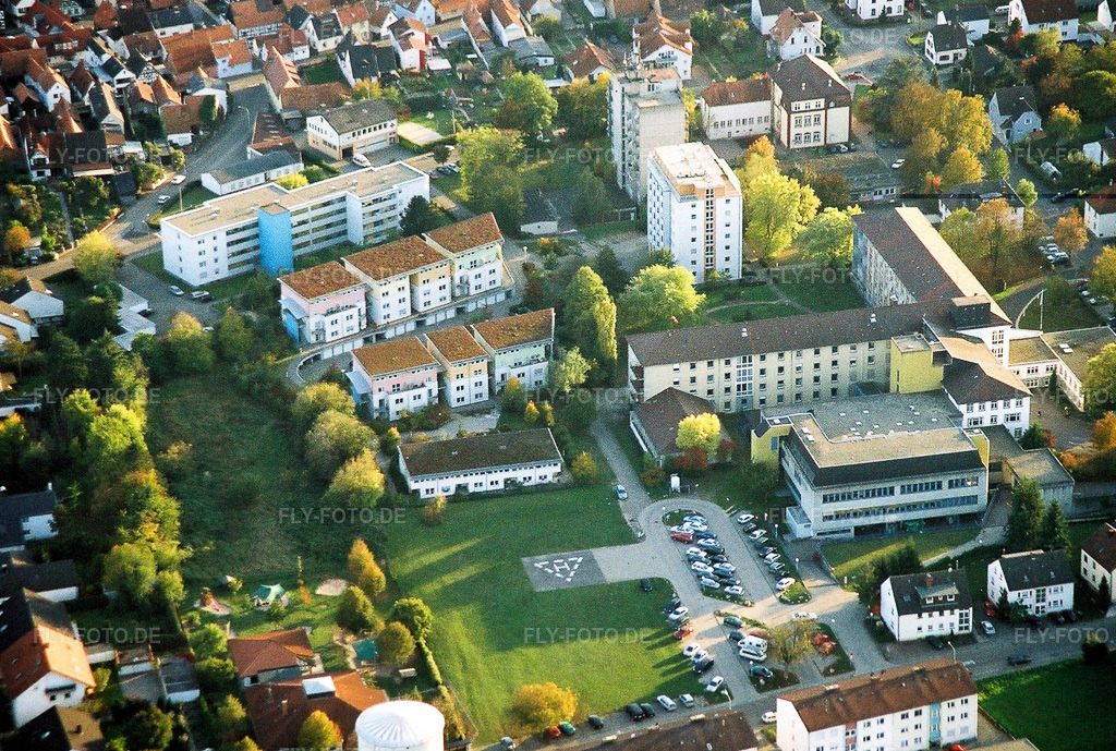 Luftbild: Askleipios Südpfalzklinik in Kandel im Bundesland Rheinland-Pfalz in Deutschland. Foto: NEG564412.jpg vom 18.10.2005 durch Werner Riehm/FLY-FOTO.de