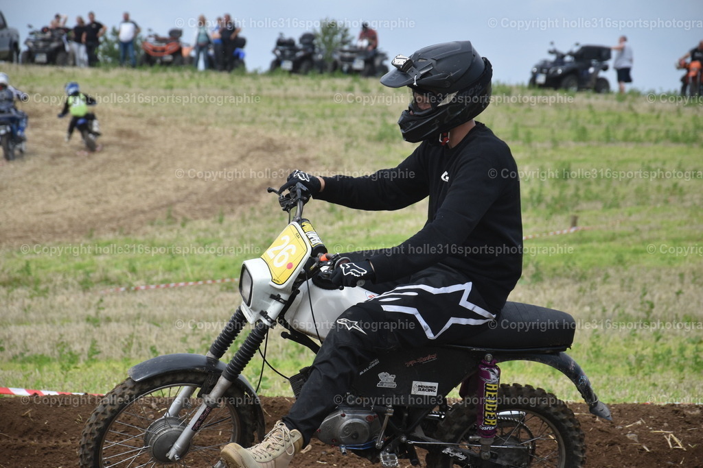 DSC_0865 | Sportfotografie , Motorsport, Motoross, Reitsport, Mointainbike, Enduro,
Landschaft , Outdoor, Eventfotografie, Landschaft, Bilder online bestellen - Realisiert mit Pictrs.com