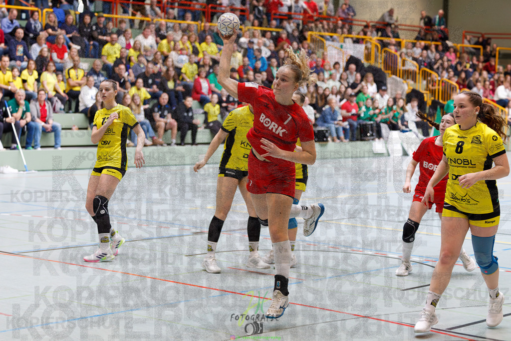 Hessenmeisterschaft wJC - Finale; HSG Kleenheim - HSG Weiterstadt/ Braunsh.Worf. | Hessenmeisterschaft wJC - Finale; HSG Kleenheim - HSG Weiterstadt/ Braunsh.Worf. am 22.03.2025 in Biedenkopf (Sporthalle Lahntalschule)Photo © 2025 - Jörg Heinrich - Realisiert mit Pictrs.com
