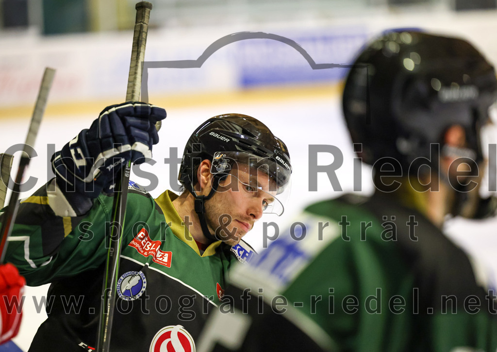 2022-12-02_017_TSV_Erding_gegen_EV_Pegnitz | Erding, Deutschland, 02.12.2022:
Eishockey, Bayernliga 2022 / 2023, 17. Spieltag, TSV Erding gegen EV Pegnitz, Endergebnis: 9:3

Thomas Plihal (Erding Gladiators, #65)

Foto: Christian Riedel / fotografie-riedel.net