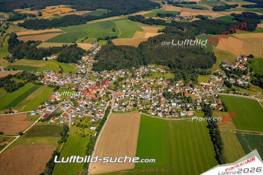 Das Luftbild zeigt : Bachern Friedberg - Die Luftaufnahme wurde 2024 vom UL-Flugzeug aus erstellt ( keine Drohne ) - Hochauflösende Luftaufnahme - Für grossformatige Ausdrucke geeignet. Die Geschenkidee !Mit Lizenz und Bildrechte bestellbar
