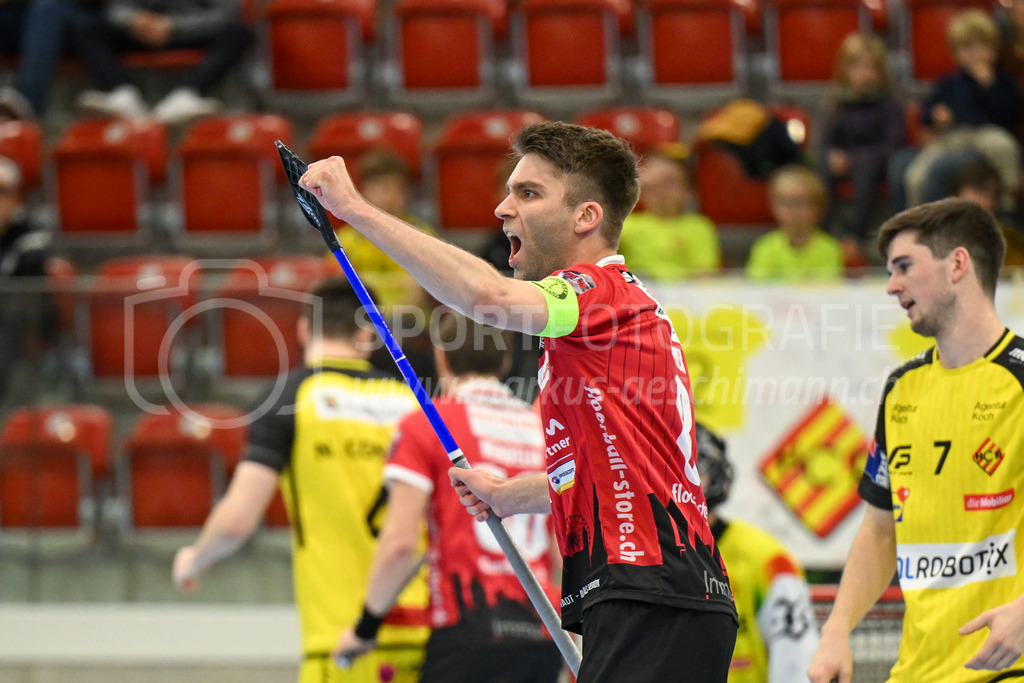 HC Rychenberg vs Basel Regio - 19. November 2022 | HC Rychenberg vs Basel Regio
AXA Arena, Winterthur
Dennis Kramer (#8 Unihockey Basel Regio) erzielt das 1:1.
Bild: Sportfotografie Markus Aeschimann | www.markus-aeschimann.ch - Realisiert mit Pictrs.com