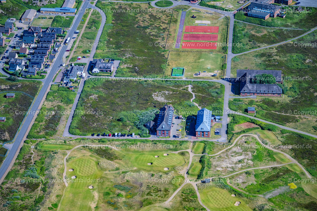 Sylt_Hörnum_DJH_Jugendherberge_ELS_8870130625 | HöRNUM (SYLT) 13.06.2025 Gebäude der Jugendherberge " Pidder-Lüng " in Hörnum (Sylt) auf der Insel Sylt im Bundesland Schleswig-Holstein, Deutschland. Weiterführende Informationen bei: Jugendherberge Hörnum. // Building the hostel " Pidder-Lueng " in Hoernum (Sylt) at the island Sylt in the state Schleswig-Holstein, Germany. Further information at: Jugendherberge Hoernum. Foto: Martin Elsen