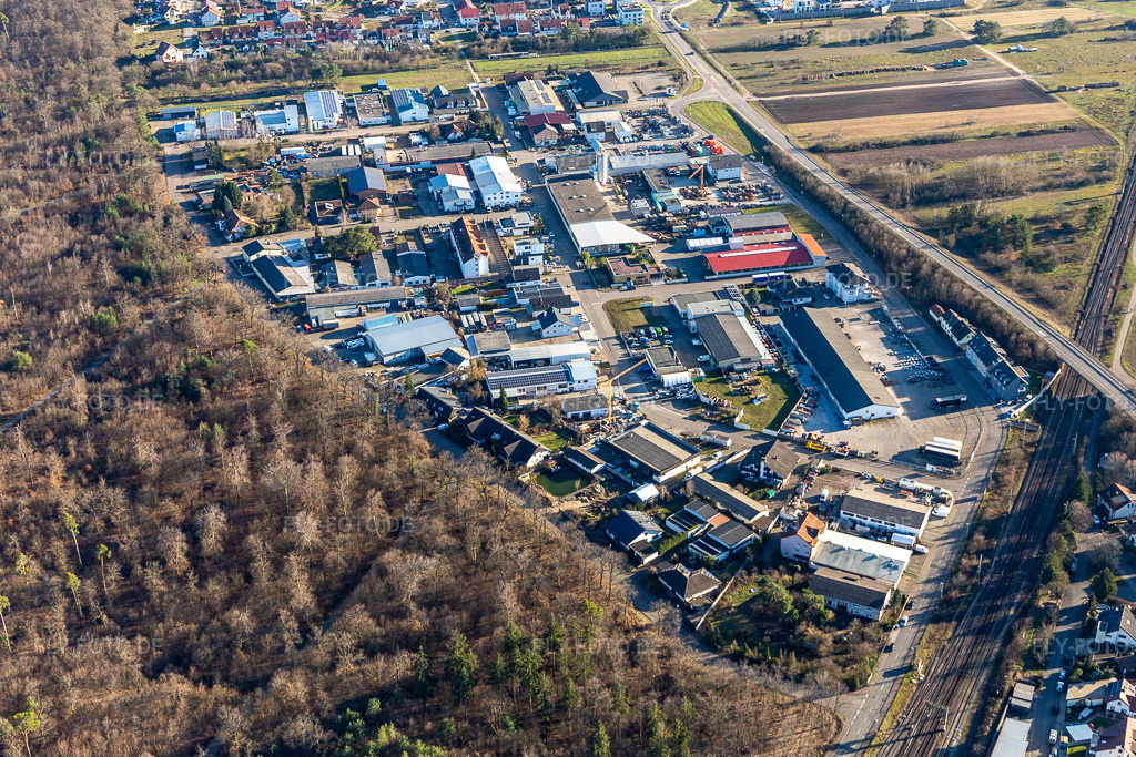 Luftbild: Gewerbegebiet in Waghäusel im Bundesland Baden-Württemberg in Deutschland. Foto: IMG_125611.jpg vom 21.02.2021 durch Werner Riehm/FLY-FOTO.de