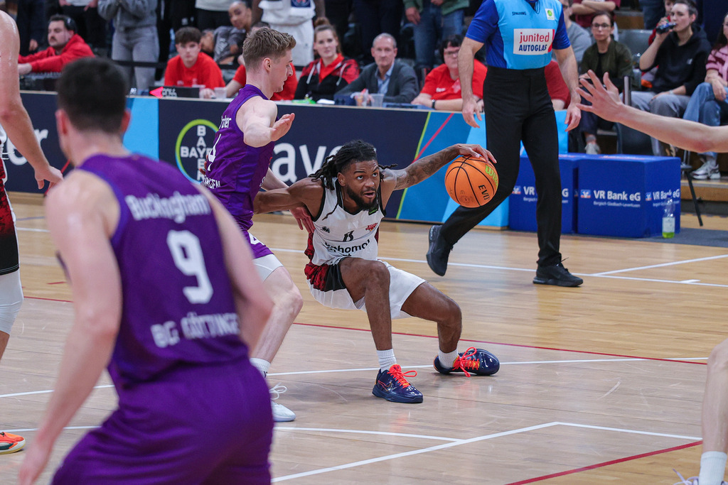 Pro A BAYER GIANTS vs BG Göttingen-146 | Fotos von Basketballspielen aus dem Raum NRW fotografiert von Gero Mueller-Laschet und Daniel Schaefer - Realisiert mit Pictrs.com