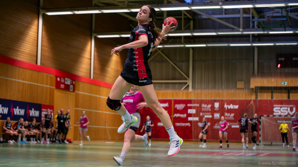 _DSC9375-Enhanced-NR | "Fussifoto.com – Ihr Ansprechpartner für hochwertige Fotografie! Entdecken Sie kreative Bilder und professionelle Dienstleistungen. Kontaktieren Sie uns für Ihre Projekte!"