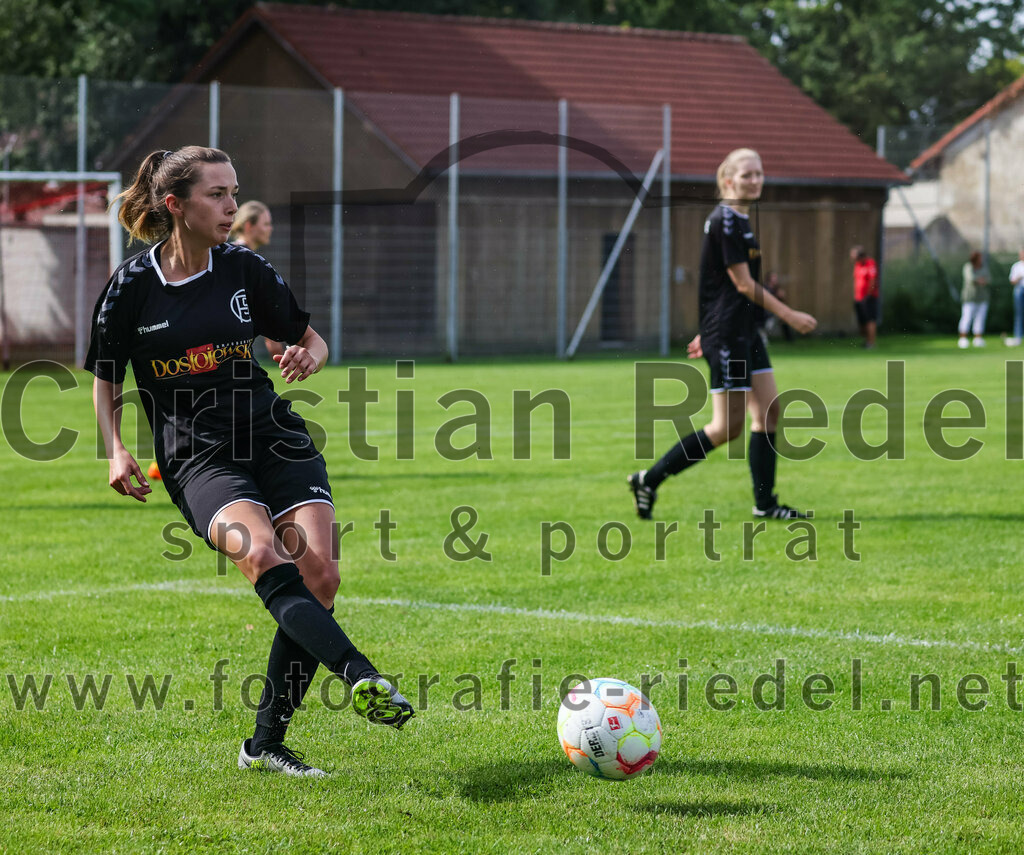 2023-09-03_027_Teamware_Cup_2023 | Oberding, Deutschland, 03.09.2023:
Fußball, TS Teamwear Cup 2023, Vorrunde, FC Schwaig gegen FC Langengeisling, Endergebnis: 

Foto: Christian Riedel / fotografie-riedel.net
