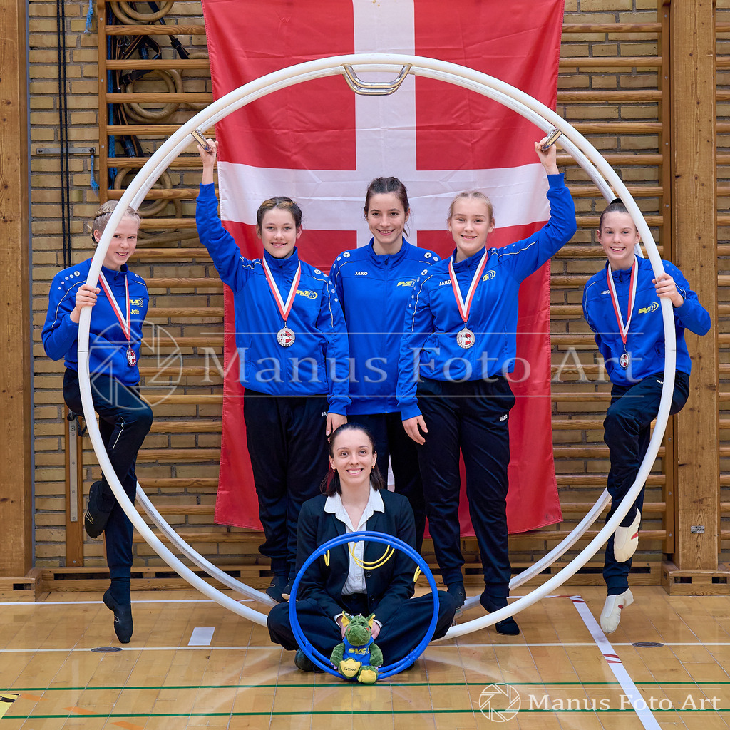 2024-11-09-5-D-DSC03505 | Professionelle Sportfotografie in Hamburg, Schleswig-Holstein und Niedersachsen – spezialisiert auf Rhönrad, Geräteturnen, Leistungsturnen und rhythmische Sportgymnastik. Bundesweite Begleitung von Rhönrad-Events. Jetzt Sport-Fotos - Realisiert mit Pictrs.com