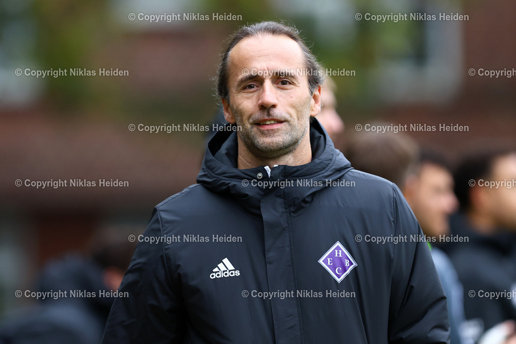 NH_HEBC_SCVWBillstedt_OberligaHamburg_12102025 | Stylianos Vamvakidis (Ligamanager, HEBC)Fußball I Herren I Gamesright Oberliga Hamburg I Saison 2025-2026  I 12. Spieltag I HEBC - SC Vorwärts Wacker Billstedt I 12.10.2025 I Reinmüllerplatz
