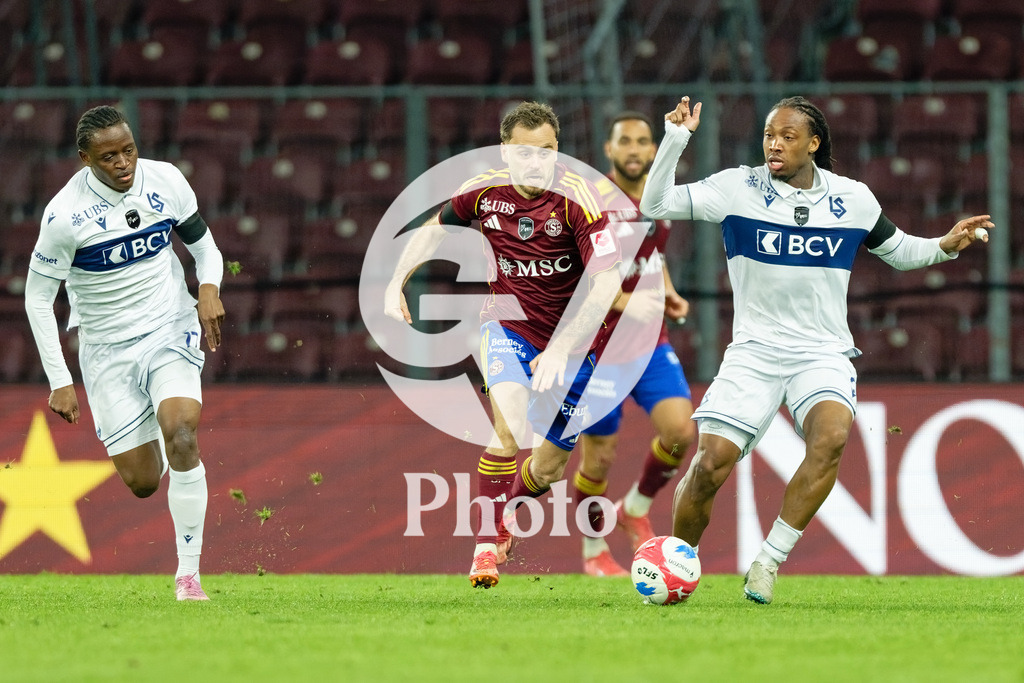 Brack Super League - Servette FC v FC Lausanne-Sport | Timothe Cognat (8 Servette FC) in action (close up)  during the Brack Super League match between Servette FC and FC Lausanne-Sport at Stade de Geneve in Geneva, Switzerland