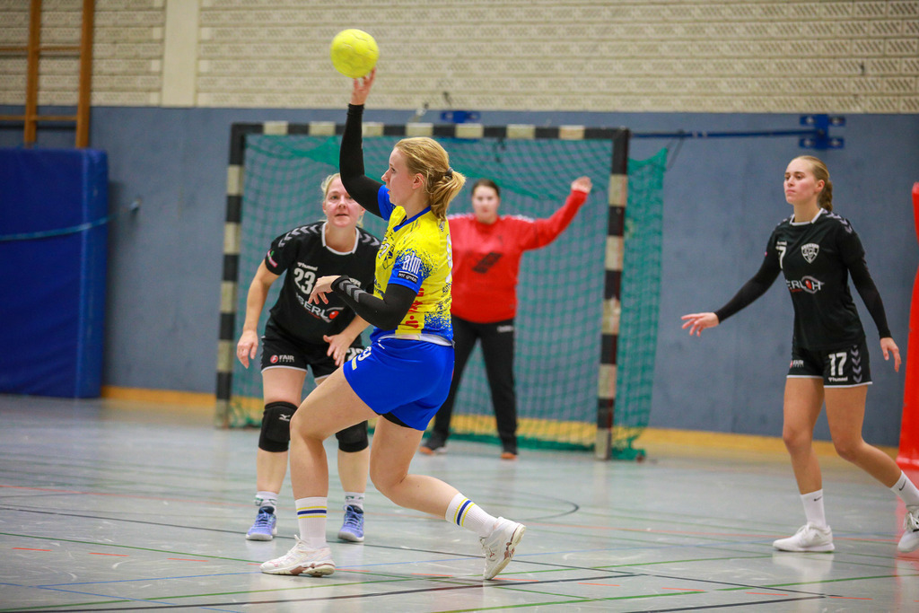 SVN_TvVoerde_021124_055 | Bildergalerie von Sport-Ereignissen aber auch von weiteren spannenden Dingen - nicht nur vom Niederrhein. In Anlehnung an den bekannten Spruch von Hanns Dieter Hüsch heißt das Motto: "Niederrhein ist überall".  - Realisiert mit Pictrs.com