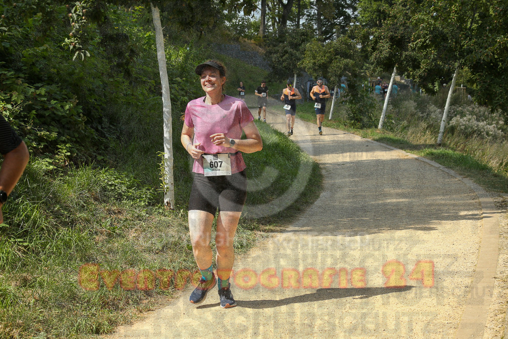 250824_1445_EX1_7443 | Sportfotografie im Rhein-Sieg Kreis, Köln, Bonn, NRW, Rheinland Pfalz, Hessen, etc. Unser Tätigkeitsfeld umfasst den Laufsport vom Volkslauf über den Marathon, Duathlon, Triathon bis zum Ultralauf wie Kölnpfad Ultra oder Schindertrail.