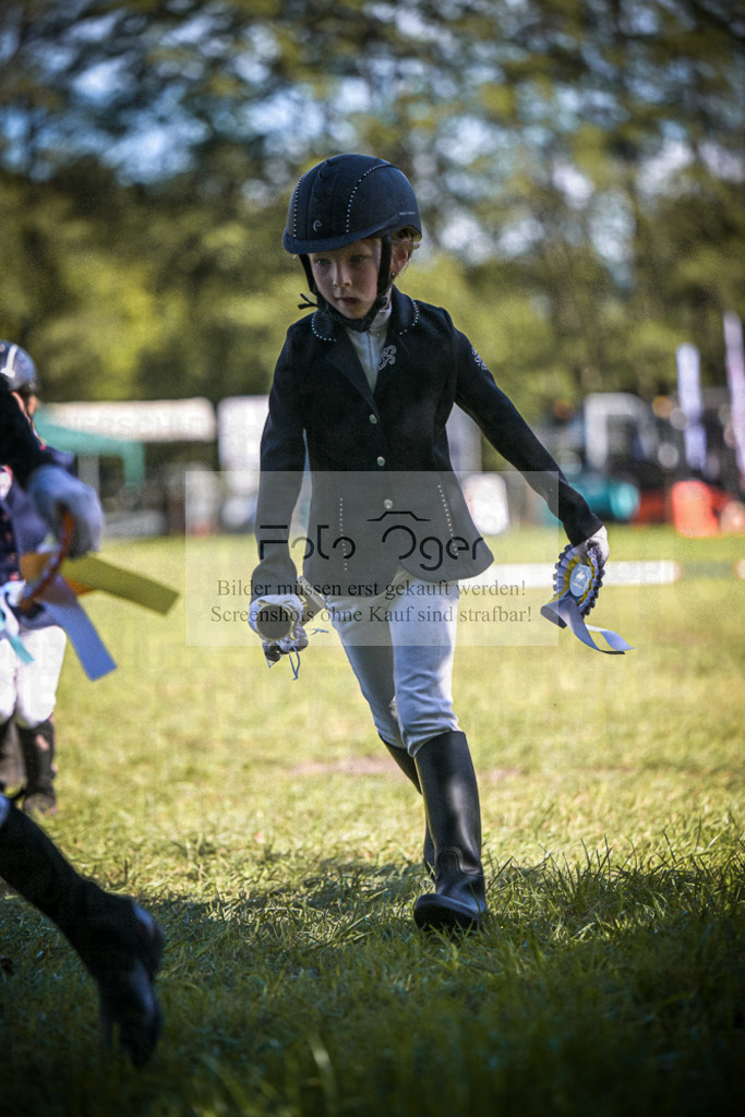 DOS_0584 | Entdecke hochwertige Reitturnierfotos von Foto Oger. Professionell, emotional und authentisch – jetzt Lieblingsmomente im Shop bestellen.Deutschlandweite Turnierfotografie. - Realisiert mit Pictrs.com
