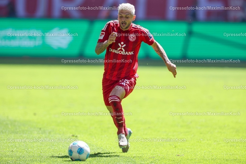 F9510052501030 | 10.05.2025, Fußball, Fortuna Düsseldorf - FC Schalke 04, 2. Fußball Bundesliga, Merkur Spiel-Arena, Saison 2024 2025: Matthias Zimmermann (Fortuna Duesseldorf #25) DFB regulations prohibit any use of photographs as image sequences and or quasi-video.