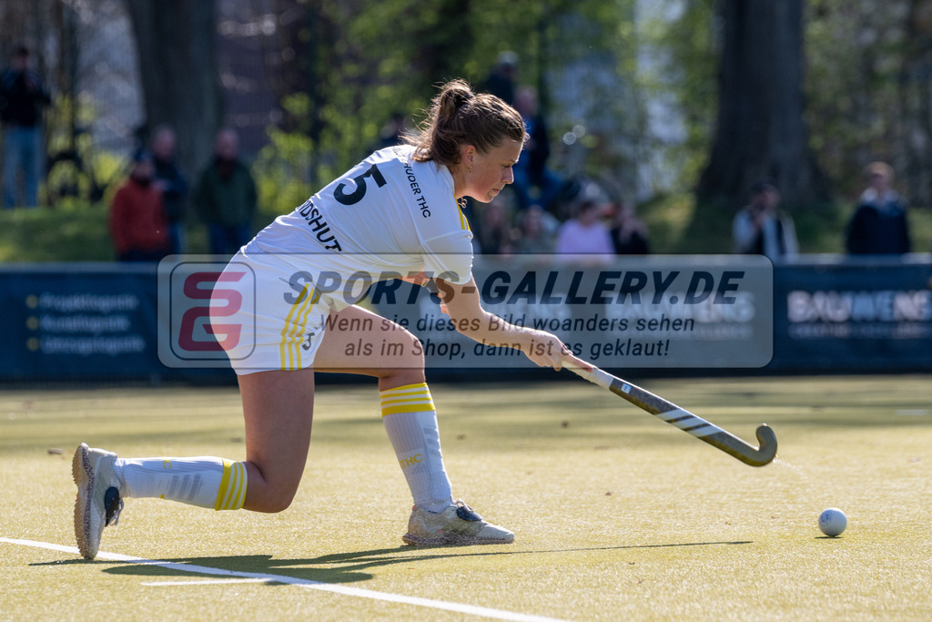 SFE_20260322_0045 | Köln, Deutschland, 22.03.26: Feldhockey 1. Bundesliga Damen zwischen Rot-Weiss Köln - Harvestehuder HTC im REWE Sportpark am 22.03.2026 in Köln, Deutschland. (Foto von Stephan Fehrmann)Köln, Germany, 22.03.26: Feldhockey 1. Bundesliga Damen between Rot-Weiss Köln - Harvestehuder HTC in REWE Sportpark at 22.03.2026 in Köln, Deutschland. (Foto from Stephan Fehrmann)