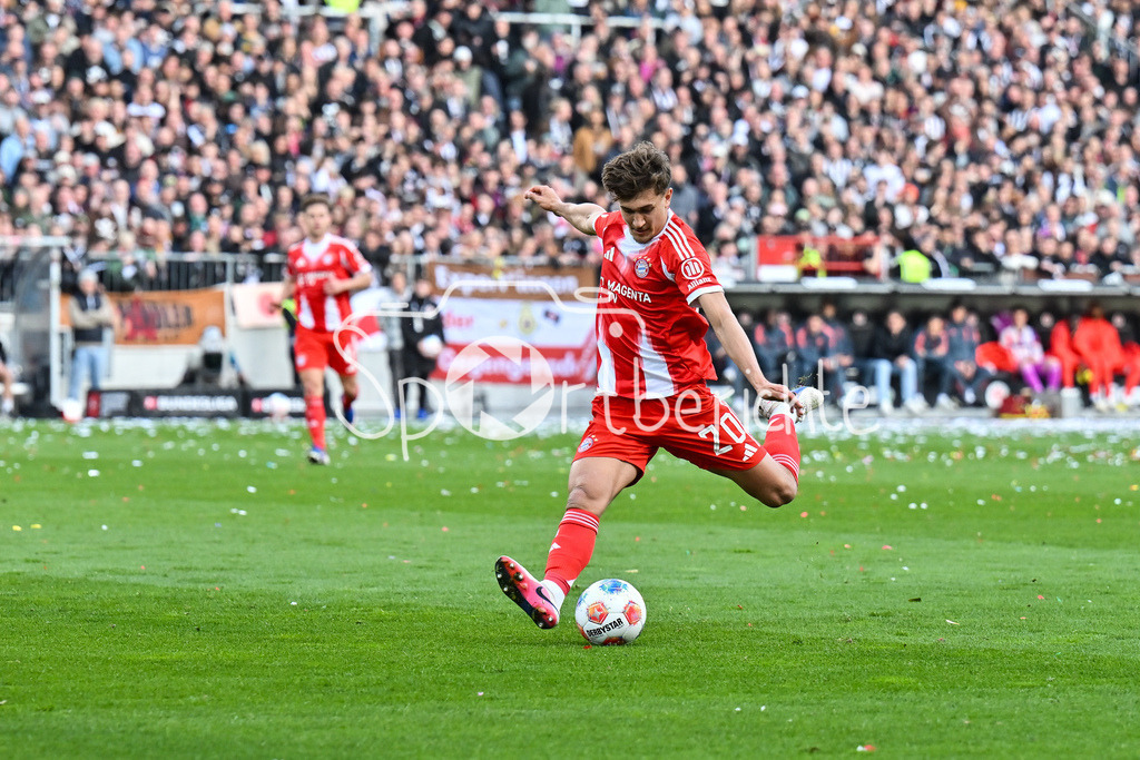 FC St. Pauli - FC Bayern München | ST. PAULI, DEUTSCHLAND - 11. APRIL: im Bild ein Torschuss von TOM BISCHOF (FC Bayern Munich 20) während dem Bundesligamatch zwischen dem FC St. Pauli und dem FC Bayern München am 29. Spieltag im Millerntor Stadion / DFL REGULATIONS PROHIBIT ANY USE OF PHOTOGRAPHS AS IMAGE SEQUENCES AND/OR QUASI-VIDEO