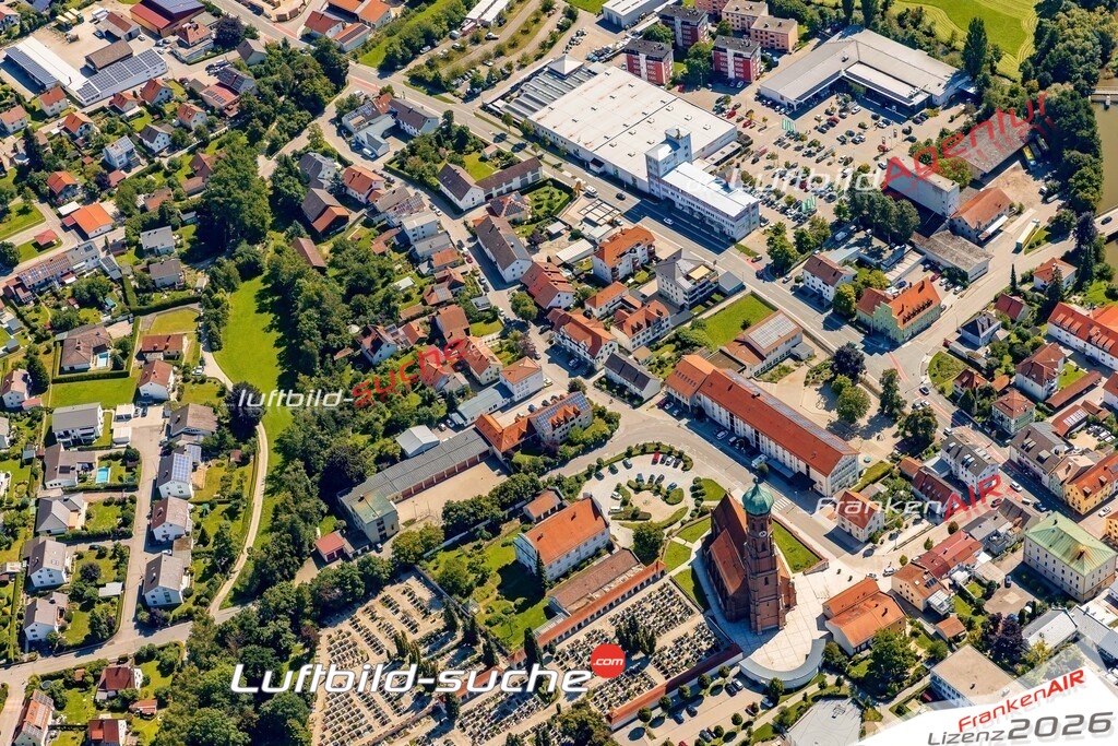 Luftaufnahme der Stadt Vilsbiburg - Die Luftaufnahme wurde 2025 vom UL-Flugzeug heraus erstellt ( keine Drohne ) - Hochauflösende Luftaufnahme - für professionelle Ausdrucke geeignet. Die Geschenkidee !Mit Lizenz und Bildrechte bestellbar